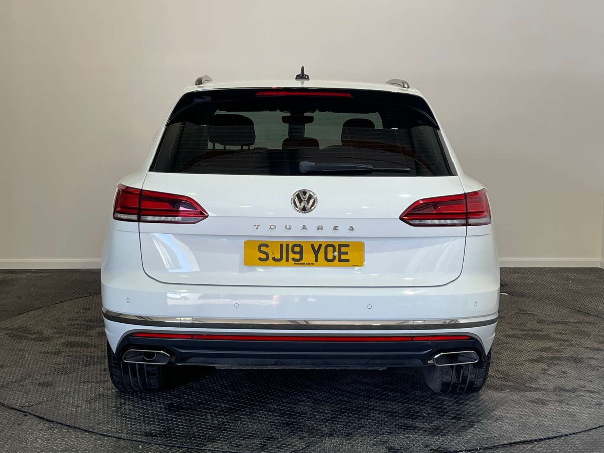 VOLKSWAGEN TOUAREG 2019 (19) 3.0 TDI V6 SEL SUV 5DR DIESEL TIPTRONIC 4MOTION EURO 6 (S/S) (231 PS) - 2019 - £23,500