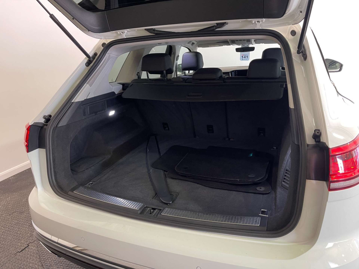 VOLKSWAGEN TOUAREG 2019 (19) 3.0 TDI V6 SEL SUV 5DR DIESEL TIPTRONIC 4MOTION EURO 6 (S/S) (231 PS) - 2019 - £23,500