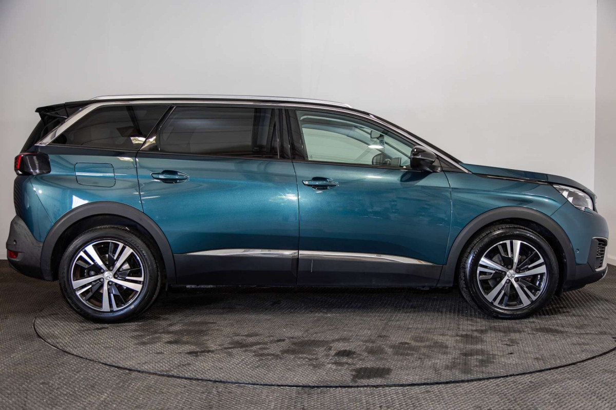 PEUGEOT 5008 2018 (18) 1.6 BLUEHDI ALLURE SUV 5DR DIESEL MANUAL EURO 6 (S/S) (120 PS) - 2018 - £12,000