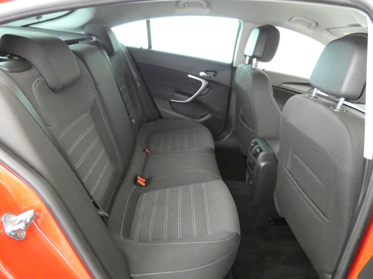 VAUXHALL INSIGNIA 2.0 SRI NAV CDTI ECOFLEX S/S 5D 138 BHP HATCHBACK - 2014 - £5,990
