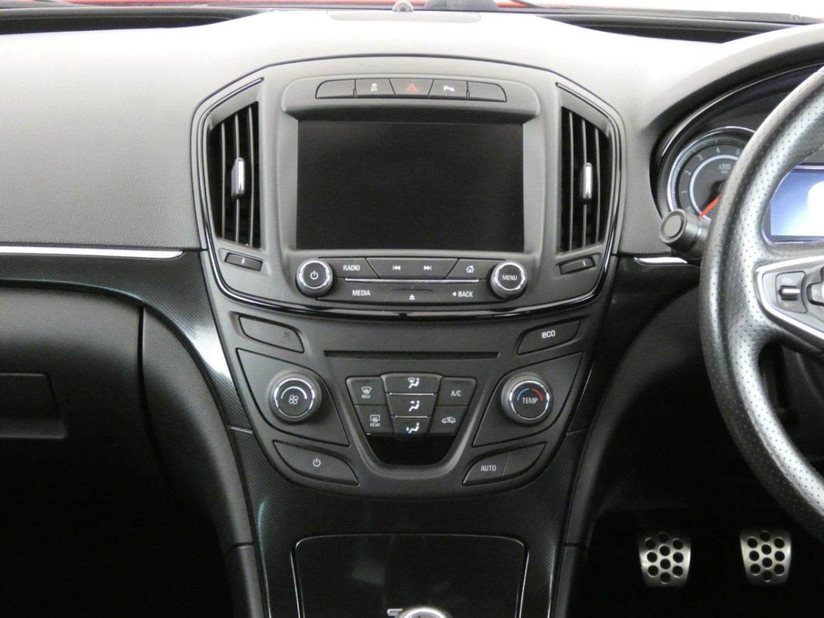VAUXHALL INSIGNIA 2.0 SRI NAV CDTI ECOFLEX S/S 5D 138 BHP HATCHBACK - 2014 - £5,990
