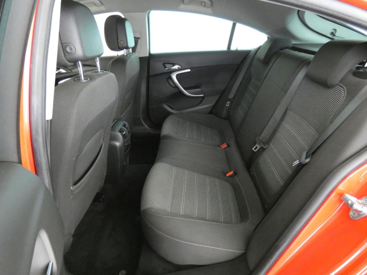 VAUXHALL INSIGNIA 2.0 SRI NAV CDTI ECOFLEX S/S 5D 138 BHP HATCHBACK - 2014 - £5,990