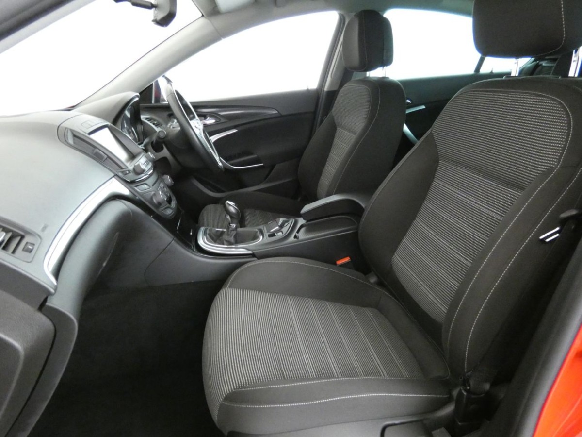 VAUXHALL INSIGNIA 2.0 SRI NAV CDTI ECOFLEX S/S 5D 138 BHP HATCHBACK - 2014 - £5,990