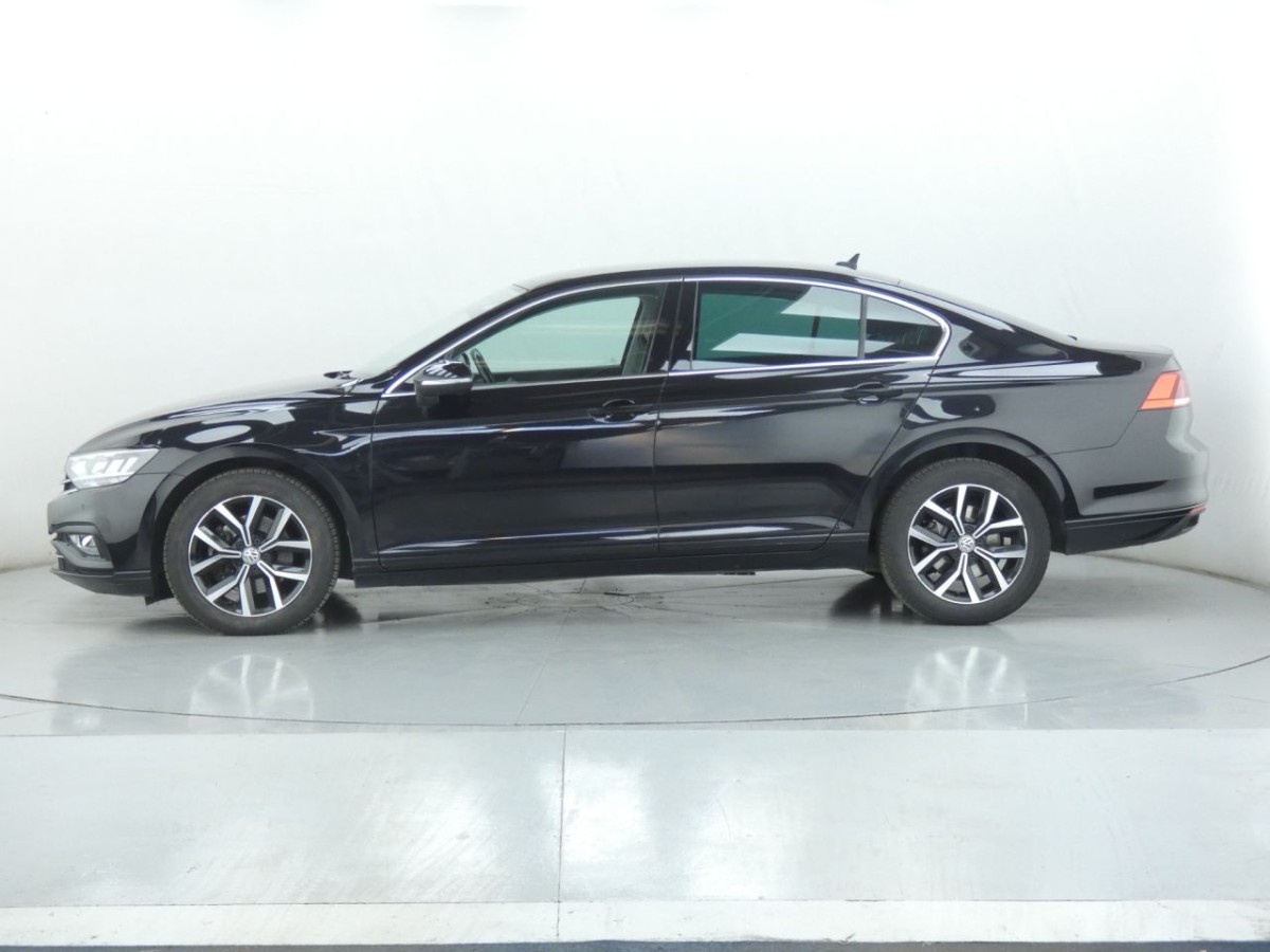 VOLKSWAGEN PASSAT 2.0 SEL TDI DSG 4D 148 BHP - 2020 - £12,700