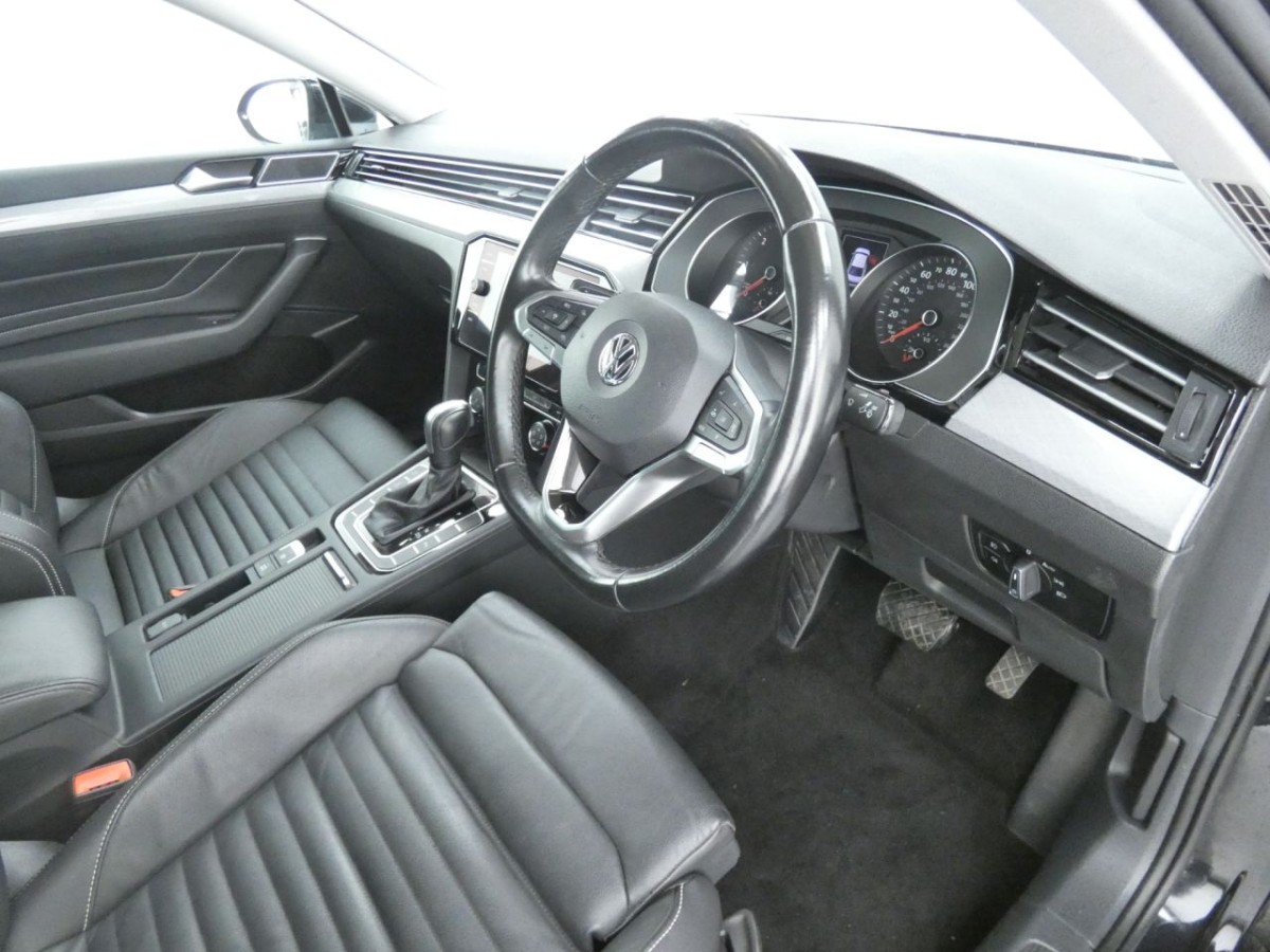 VOLKSWAGEN PASSAT 2.0 SEL TDI DSG 4D 148 BHP - 2020 - £12,700