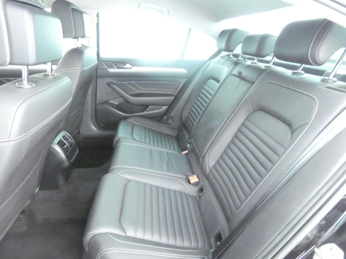 VOLKSWAGEN PASSAT 2.0 SEL TDI DSG 4D 148 BHP - 2020 - £12,700