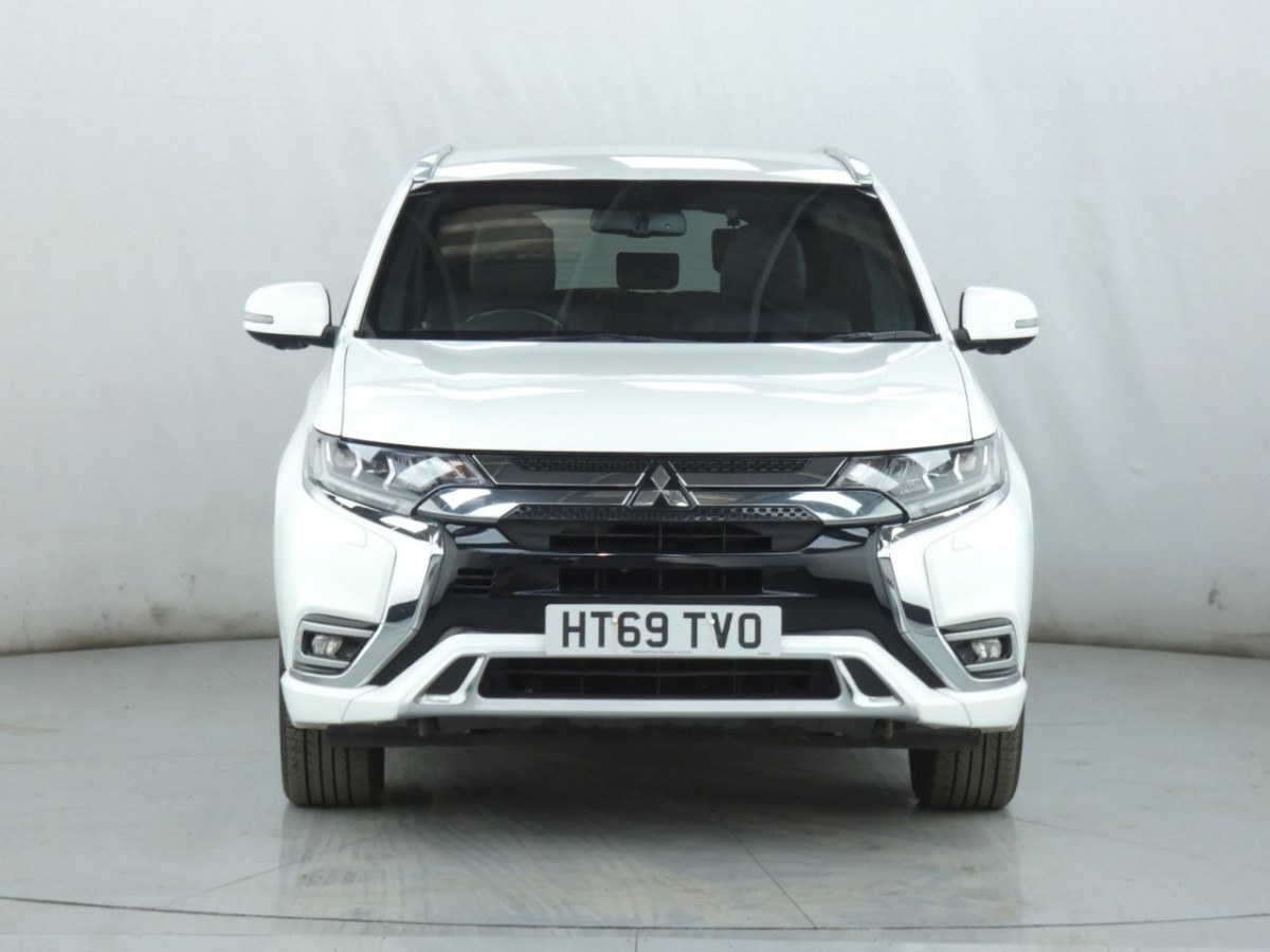 MITSUBISHI OUTLANDER 2.4 PHEV EXCEED 5D 222 BHP - 2020 - £15,700