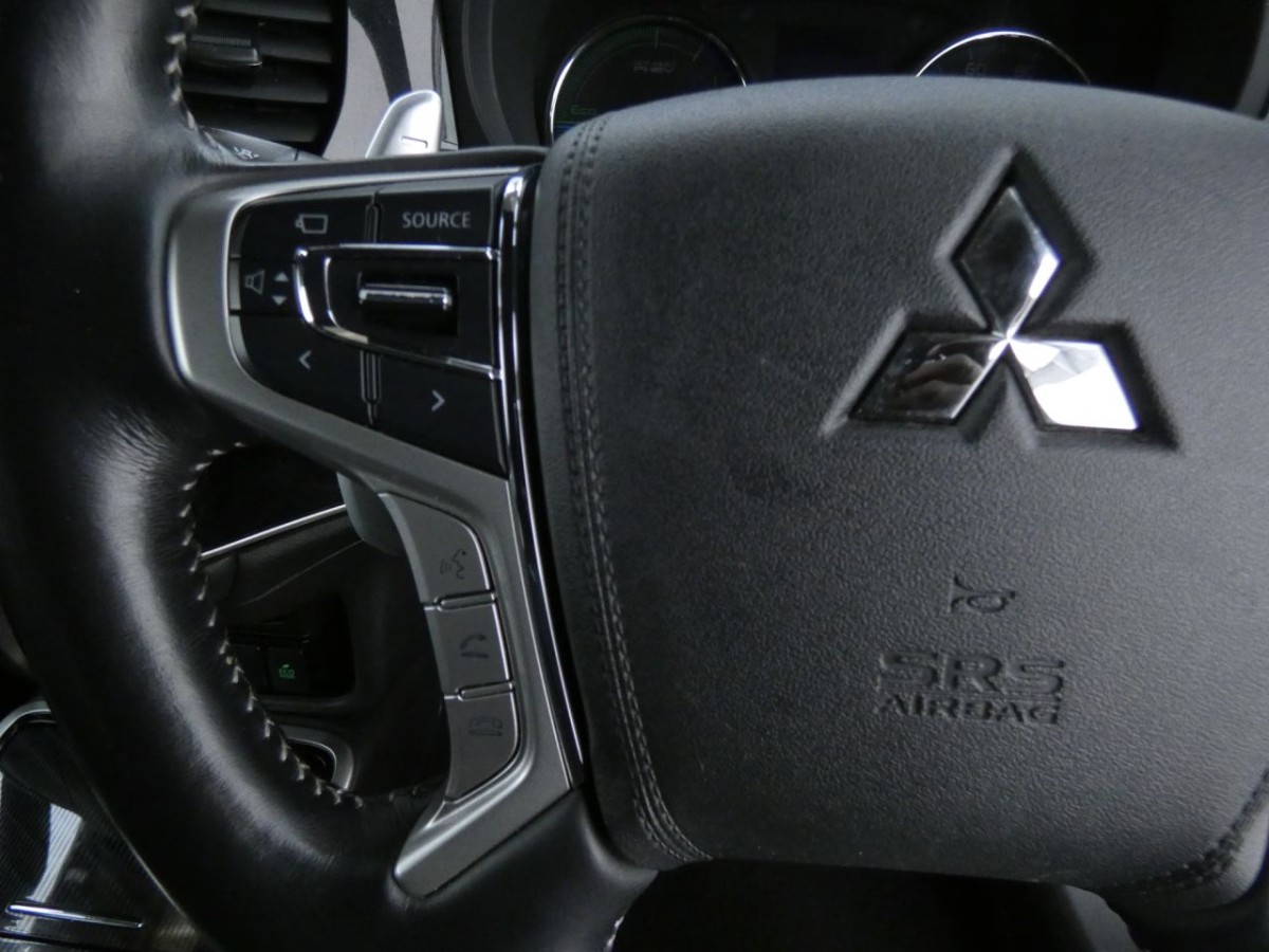 MITSUBISHI OUTLANDER 2.4 PHEV EXCEED 5D 222 BHP - 2020 - £15,700
