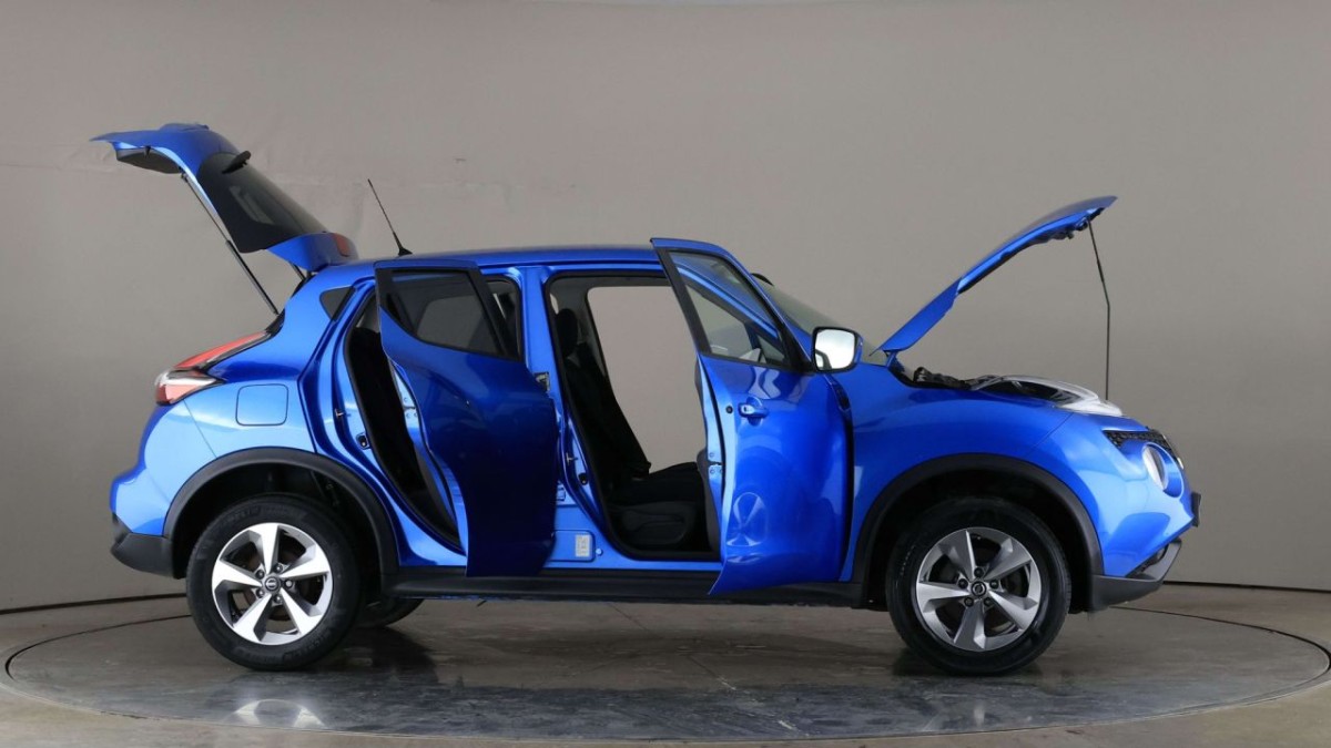 NISSAN JUKE 1.6 ACENTA XTRONIC 5D 112 BHP - 2019 - £10,790