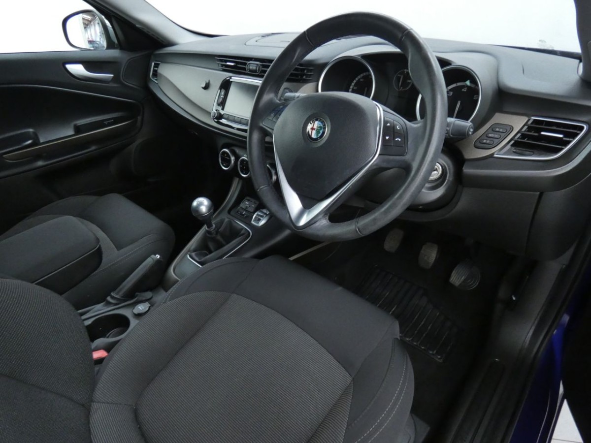 ALFA ROMEO GIULIETTA 1.6 JTDM-2 BUSINESS EDITION 5D 120 BHP - 2016 - £9,990