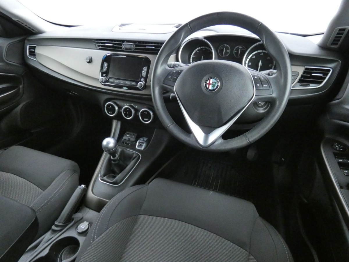 ALFA ROMEO GIULIETTA 1.6 JTDM-2 BUSINESS EDITION 5D 120 BHP - 2016 - £9,990