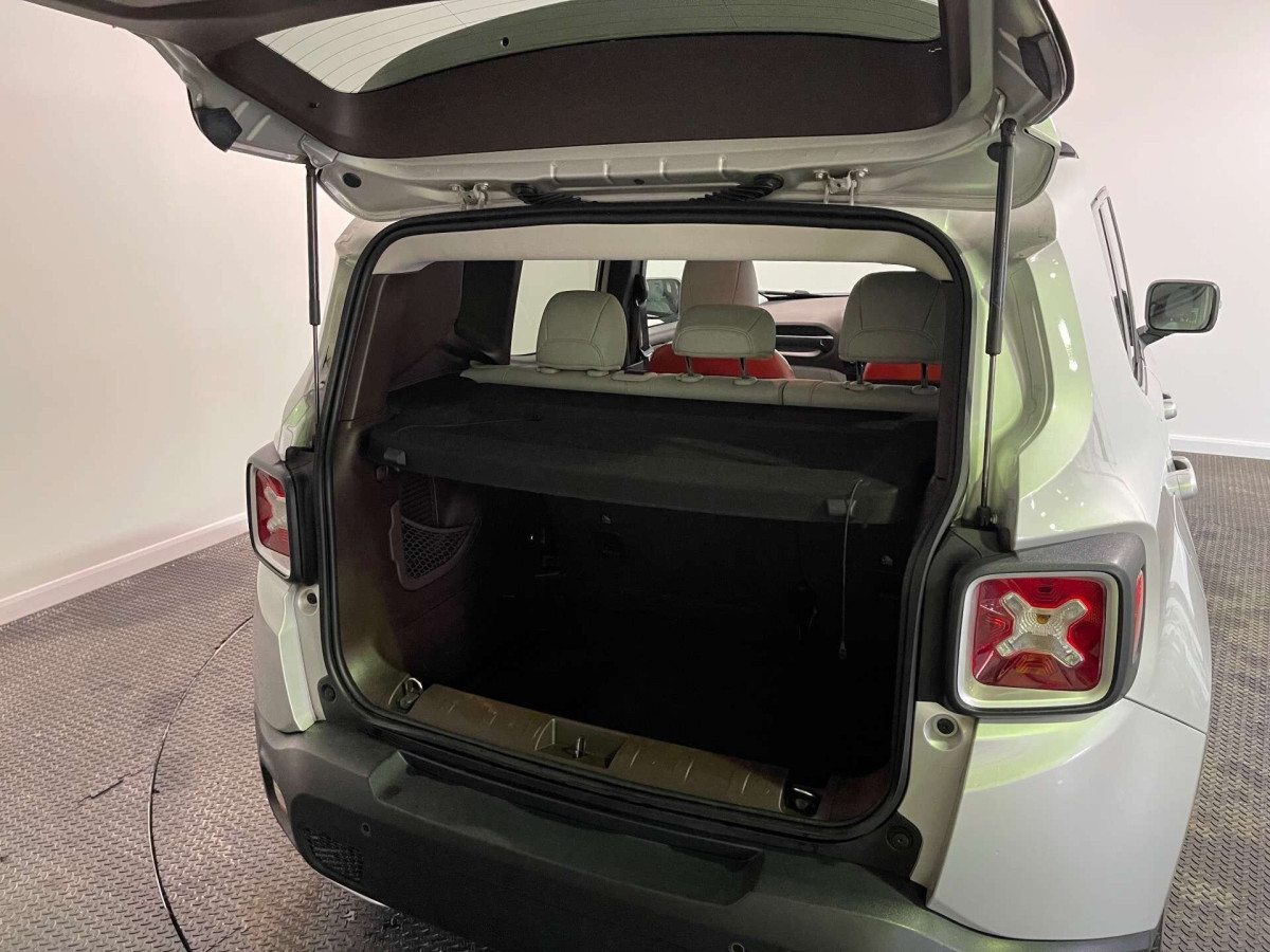 JEEP RENEGADE 2016 (66) 1.6 MULTIJETII LIMITED SUV 5DR DIESEL MANUAL EURO 6 (S/S) (120 PS) - 2016 - £8,500