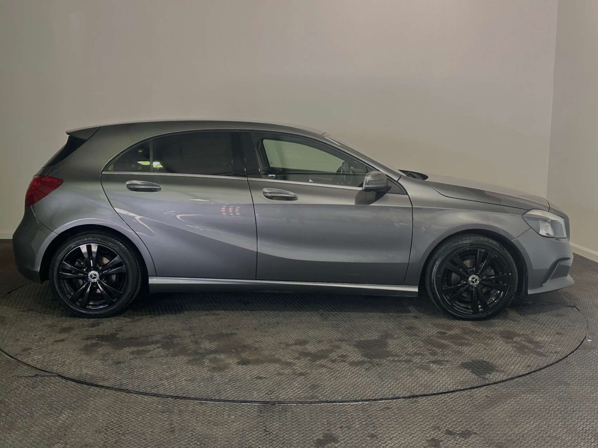 MERCEDES-BENZ A CLASS 2017 (67) 1.5 A180D SPORT HATCHBACK 5DR DIESEL 7G-DCT EURO 6 (S/S) (109 PS) - 2017 - £10,600