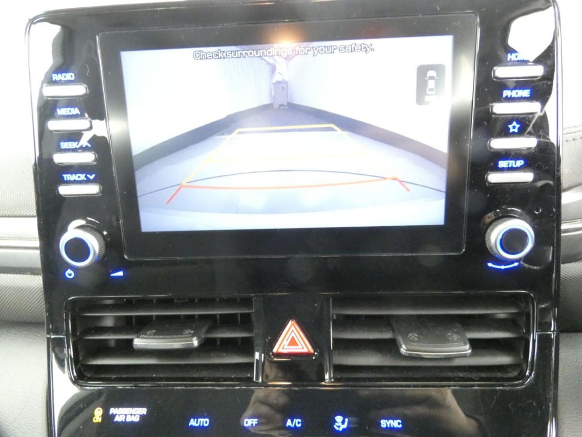 HYUNDAI IONIQ 1.6 SE CONNECT MHEV 5D 140 BHP - 2020 - £12,990
