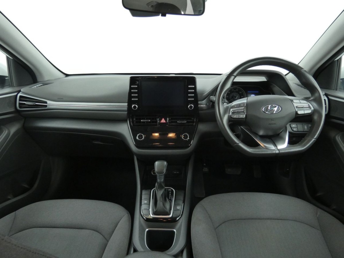 HYUNDAI IONIQ 1.6 SE CONNECT MHEV 5D 140 BHP - 2020 - £12,990