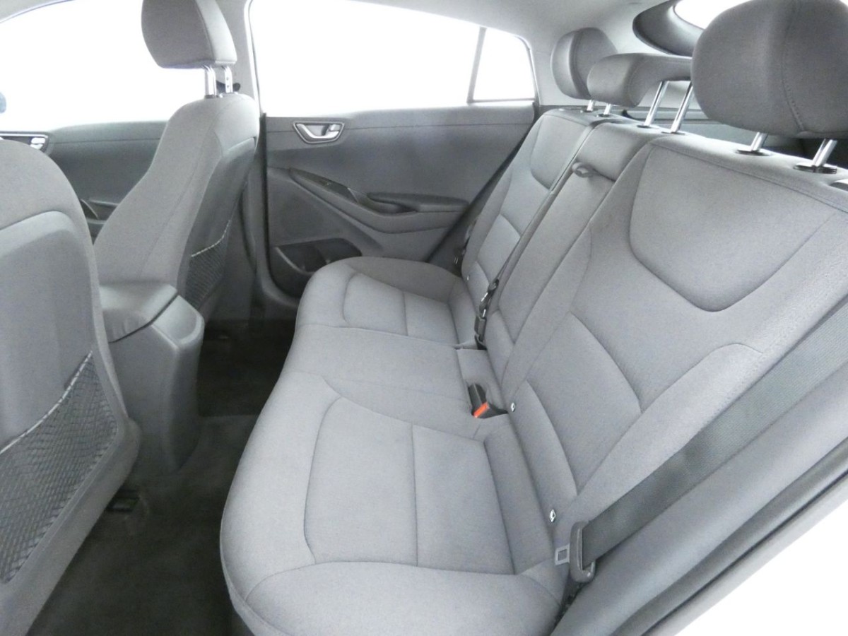 HYUNDAI IONIQ 1.6 SE CONNECT MHEV 5D 140 BHP - 2020 - £12,990