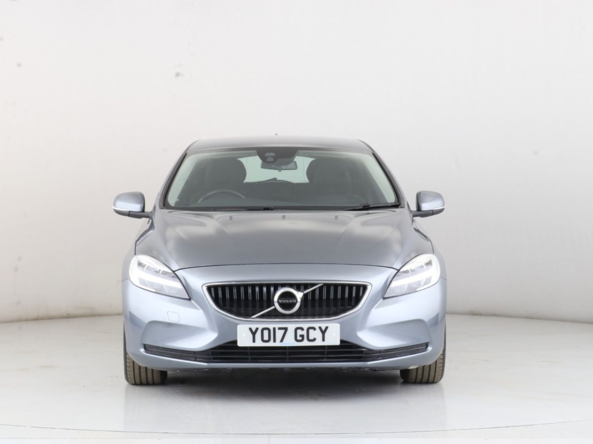 VOLVO V40 2.0 D2 MOMENTUM NAV PLUS 5D 118 BHP - 2017 - £8,990