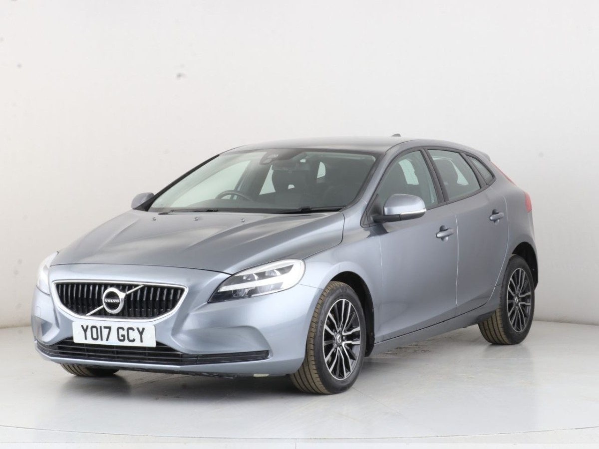 VOLVO V40 2.0 D2 MOMENTUM NAV PLUS 5D 118 BHP - 2017 - £8,990