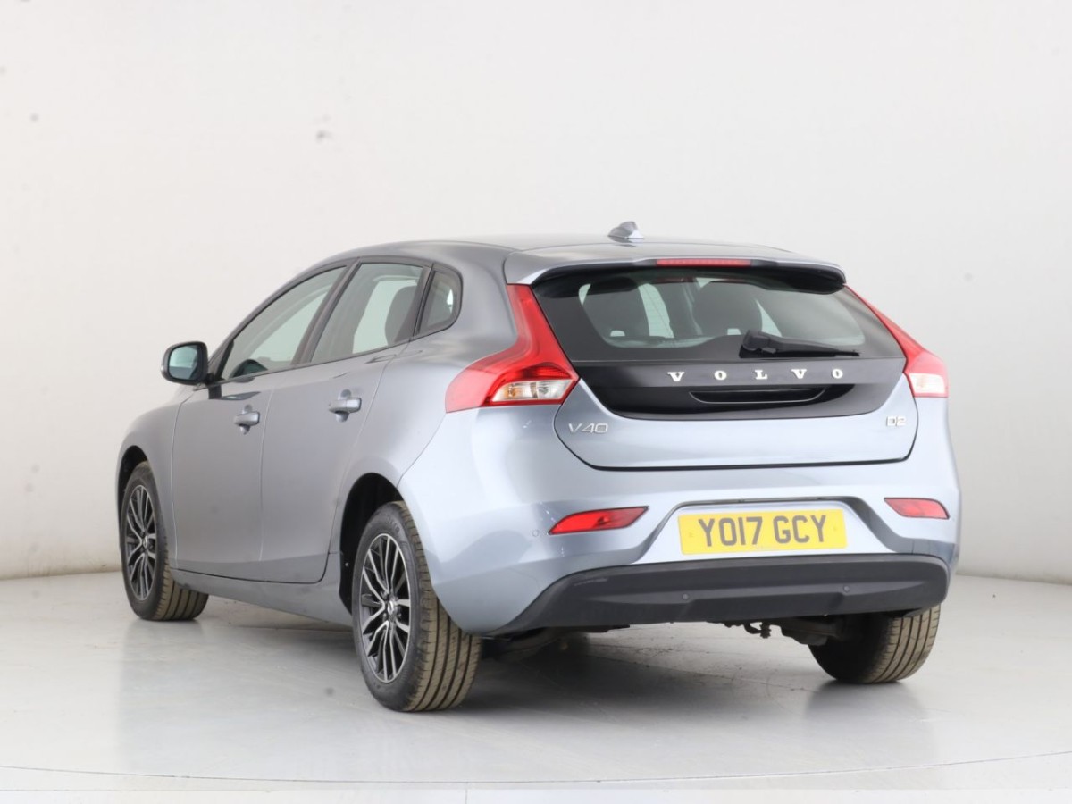 VOLVO V40 2.0 D2 MOMENTUM NAV PLUS 5D 118 BHP - 2017 - £8,990