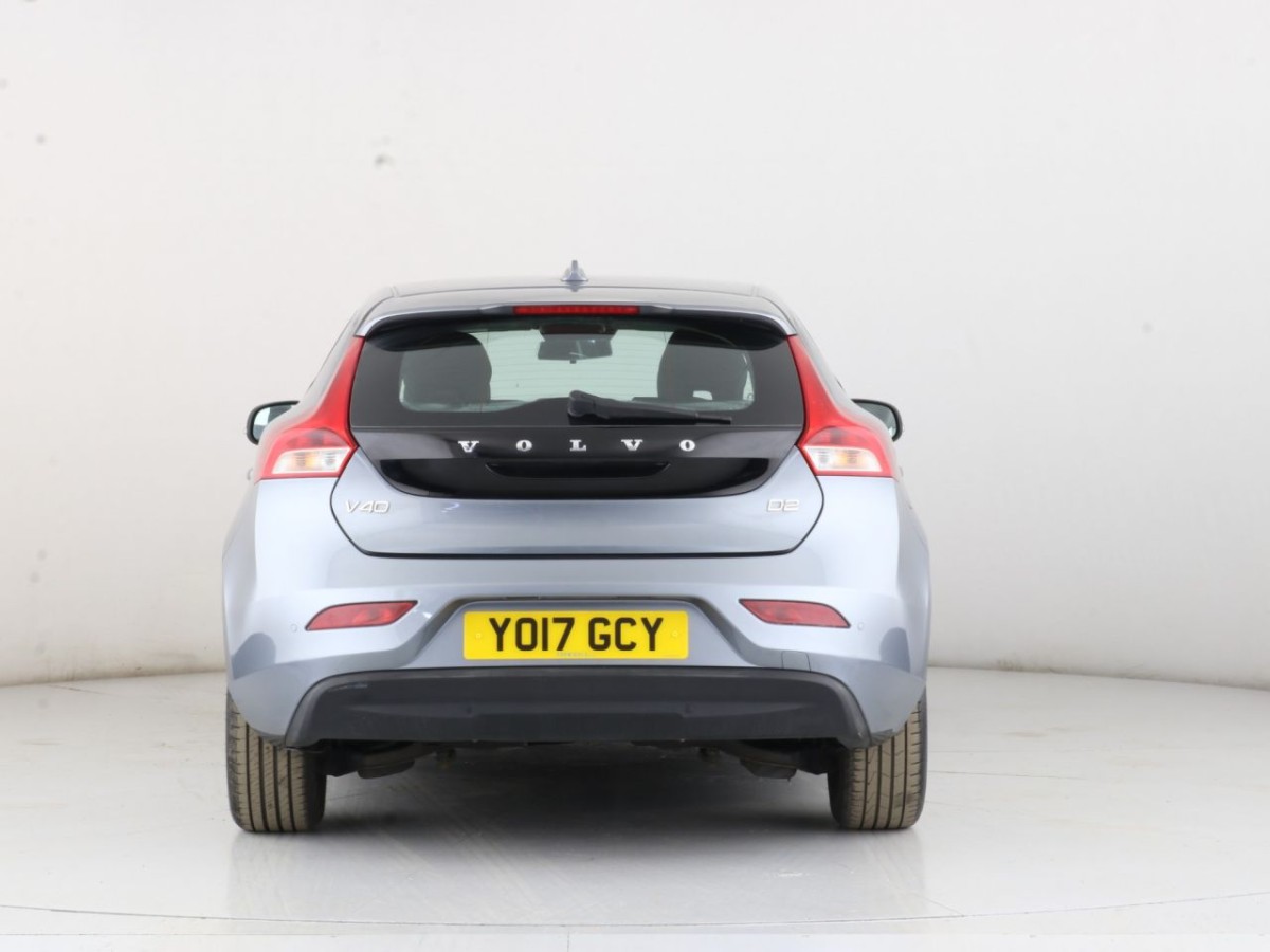 VOLVO V40 2.0 D2 MOMENTUM NAV PLUS 5D 118 BHP - 2017 - £8,990