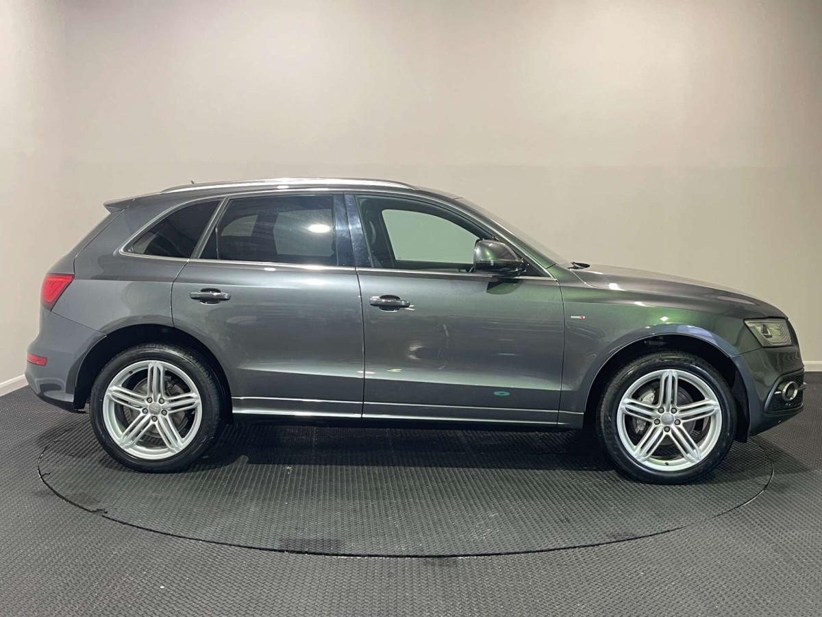 AUDI Q5 2016 (66) 2.0 TDI S LINE PLUS SUV 5DR DIESEL S TRONIC QUATTRO EURO 6 (S/S) (190 PS) - 2016 - £13,000