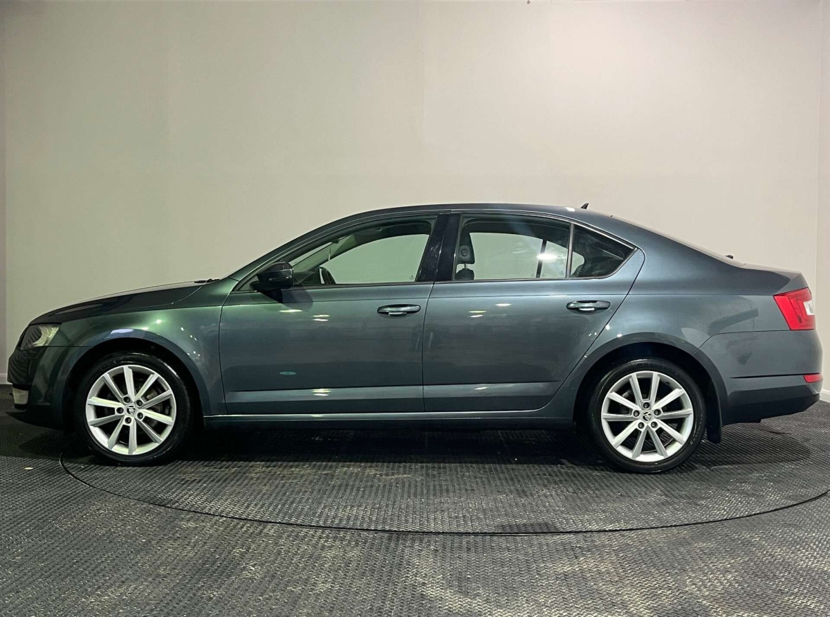 SKODA OCTAVIA 2016 (66) 1.4 TSI SE L HATCHBACK 5DR PETROL DSG EURO 6 (S/S) (150 PS) - 2016 - £7,900
