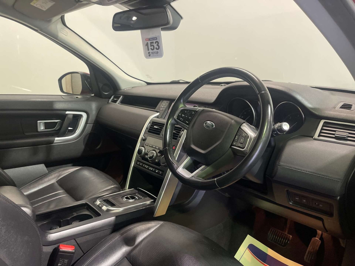 LAND ROVER DISCOVERY SPORT 2018 (68) 2.0 TD4 HSE SUV 5DR DIESEL AUTO 4WD EURO 6 (S/S) (180 PS) - 2018 - £14,000
