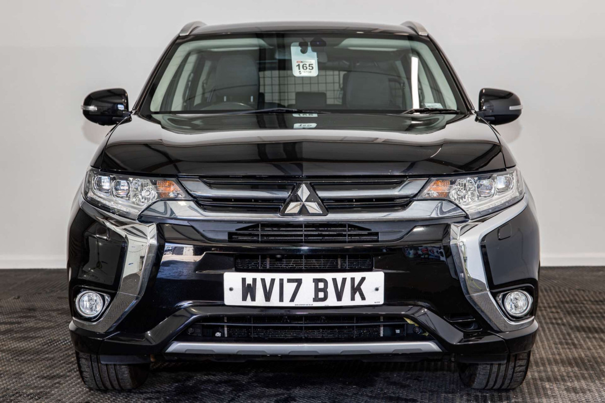 MITSUBISHI OUTLANDER 2017 (17) 2.0H 12KWH GX4H SUV 5DR PETROL PLUG-IN HYBRID CVT 4WD EURO 6 (S/S) (200 PS) - 2017 - £10,500
