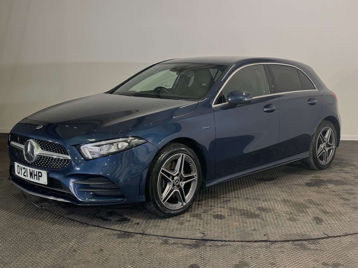 MERCEDES-BENZ A CLASS 2021 (21) 1.3 A250E 15.6KWH AMG LINE (EXECUTIVE) HATCHBACK 5DR PETROL PLUG-IN HYBRID - 2021 - £15,800