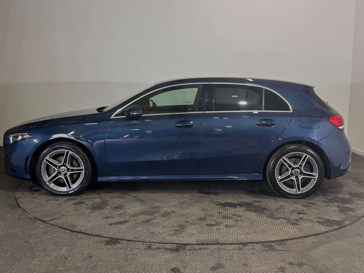 MERCEDES-BENZ A CLASS 2021 (21) 1.3 A250E 15.6KWH AMG LINE (EXECUTIVE) HATCHBACK 5DR PETROL PLUG-IN HYBRID - 2021 - £15,800