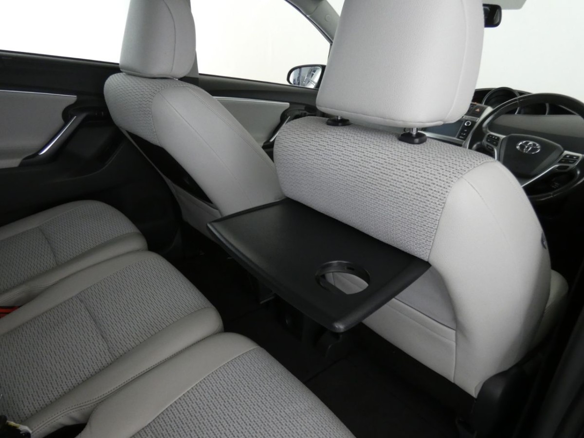 TOYOTA VERSO 1.6 D-4D EXCEL 5D 110 BHP - 2015 - £10,400
