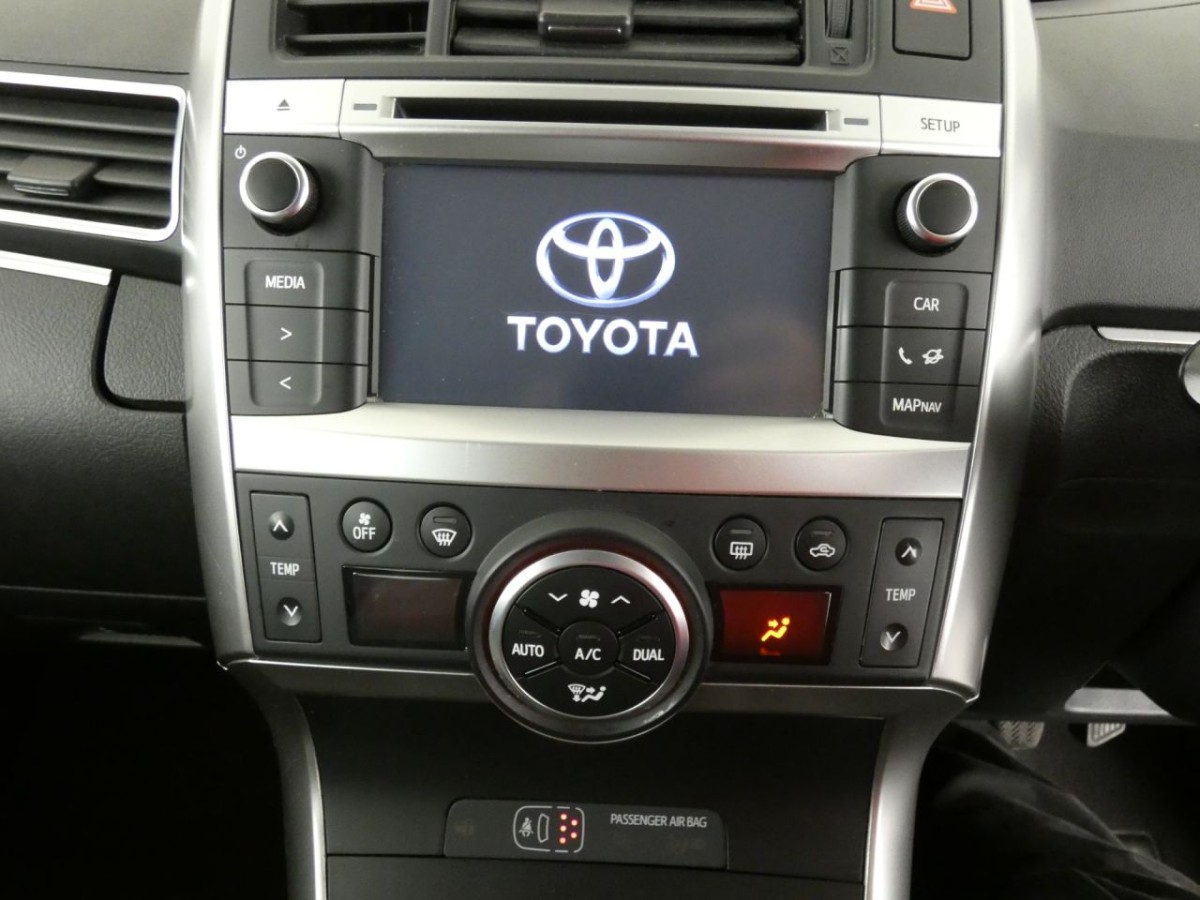 TOYOTA VERSO 1.6 D-4D EXCEL 5D 110 BHP - 2015 - £10,400