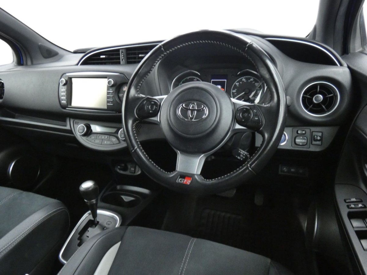 TOYOTA YARIS 1.5 VVT-I GR-SPORT 5D 100 BHP - 2020 - £12,700