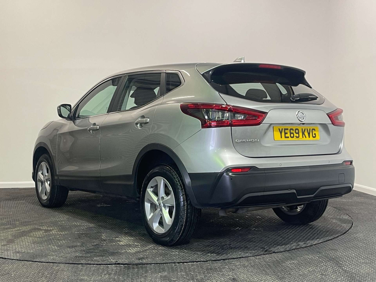 NISSAN QASHQAI 2019 (69) 1.3 DIG-T ACENTA PREMIUM SUV 5DR PETROL MANUAL EURO 6 (S/S) (140 PS) - 2019 - £9,200