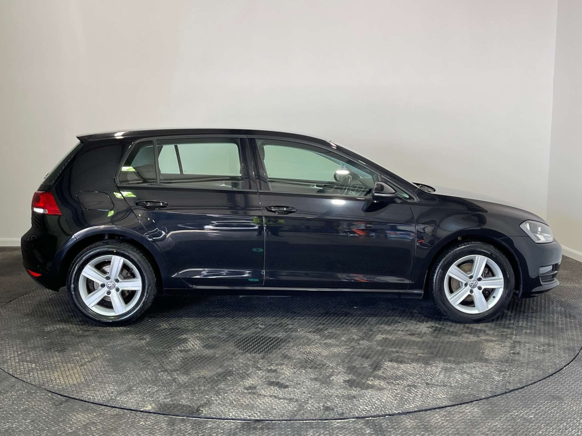 VOLKSWAGEN GOLF 2015 (15) 1.4 TSI BLUEMOTION TECH MATCH HATCHBACK 5DR PETROL MANUAL EURO 6 (S/S) (125 - 2015 - £9,000