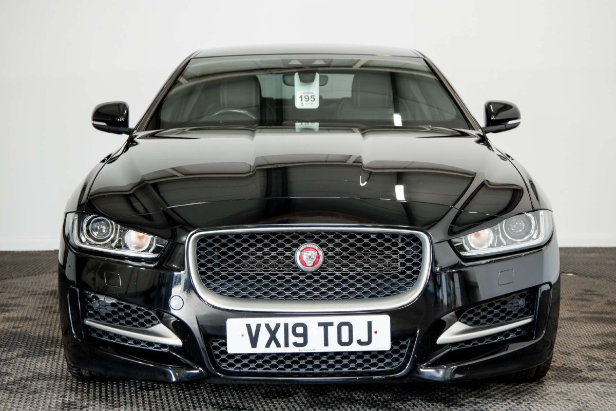 JAGUAR XE 2019 (19) 2.0I GPF R-SPORT SALOON 4DR PETROL AUTO EURO 6 (S/S) (200 PS) - 2019 - £12,250