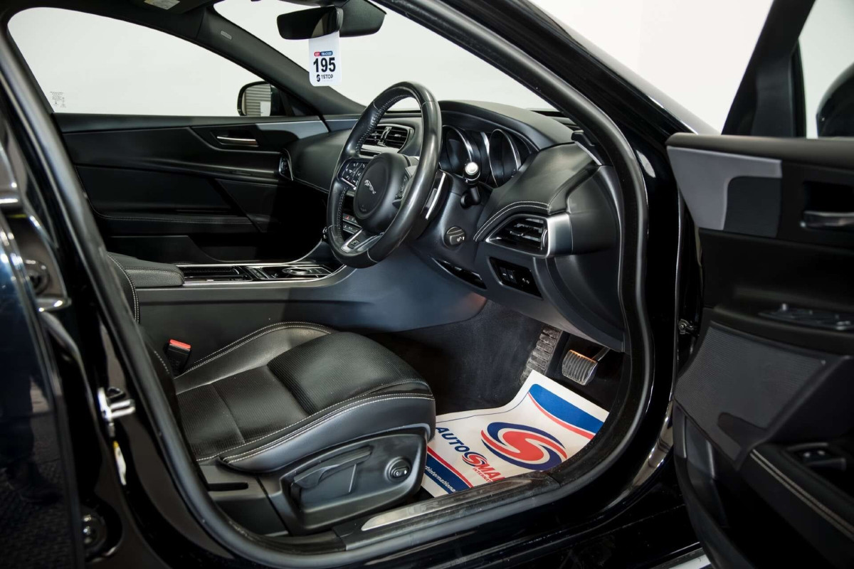 JAGUAR XE 2019 (19) 2.0I GPF R-SPORT SALOON 4DR PETROL AUTO EURO 6 (S/S) (200 PS) - 2019 - £12,250