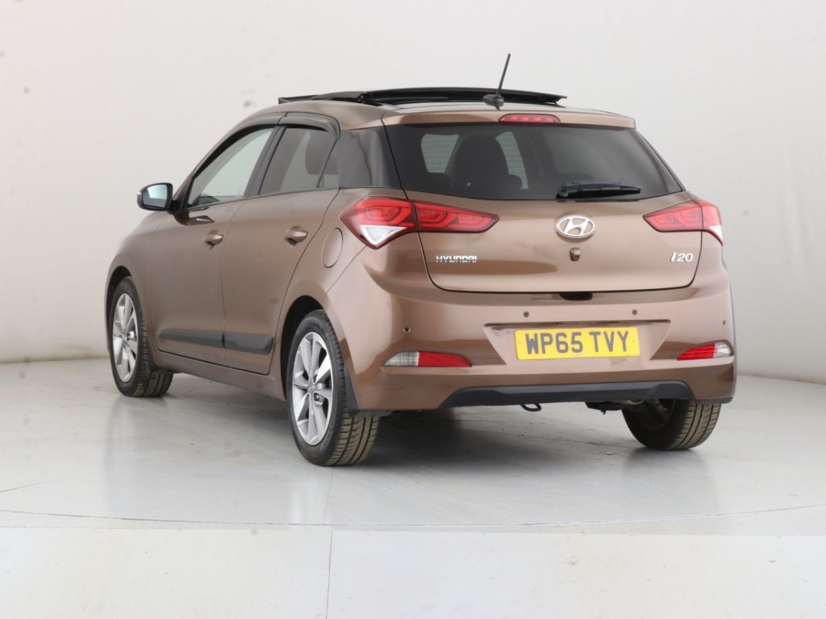 HYUNDAI I20 1.4 MPI PREMIUM SE NAV 5D 99 BHP - 2015 - £12,400