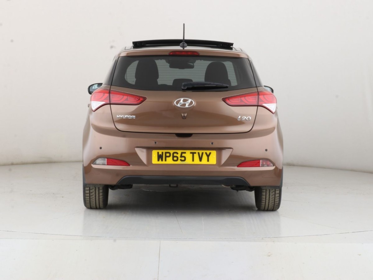 HYUNDAI I20 1.4 MPI PREMIUM SE NAV 5D 99 BHP - 2015 - £12,400