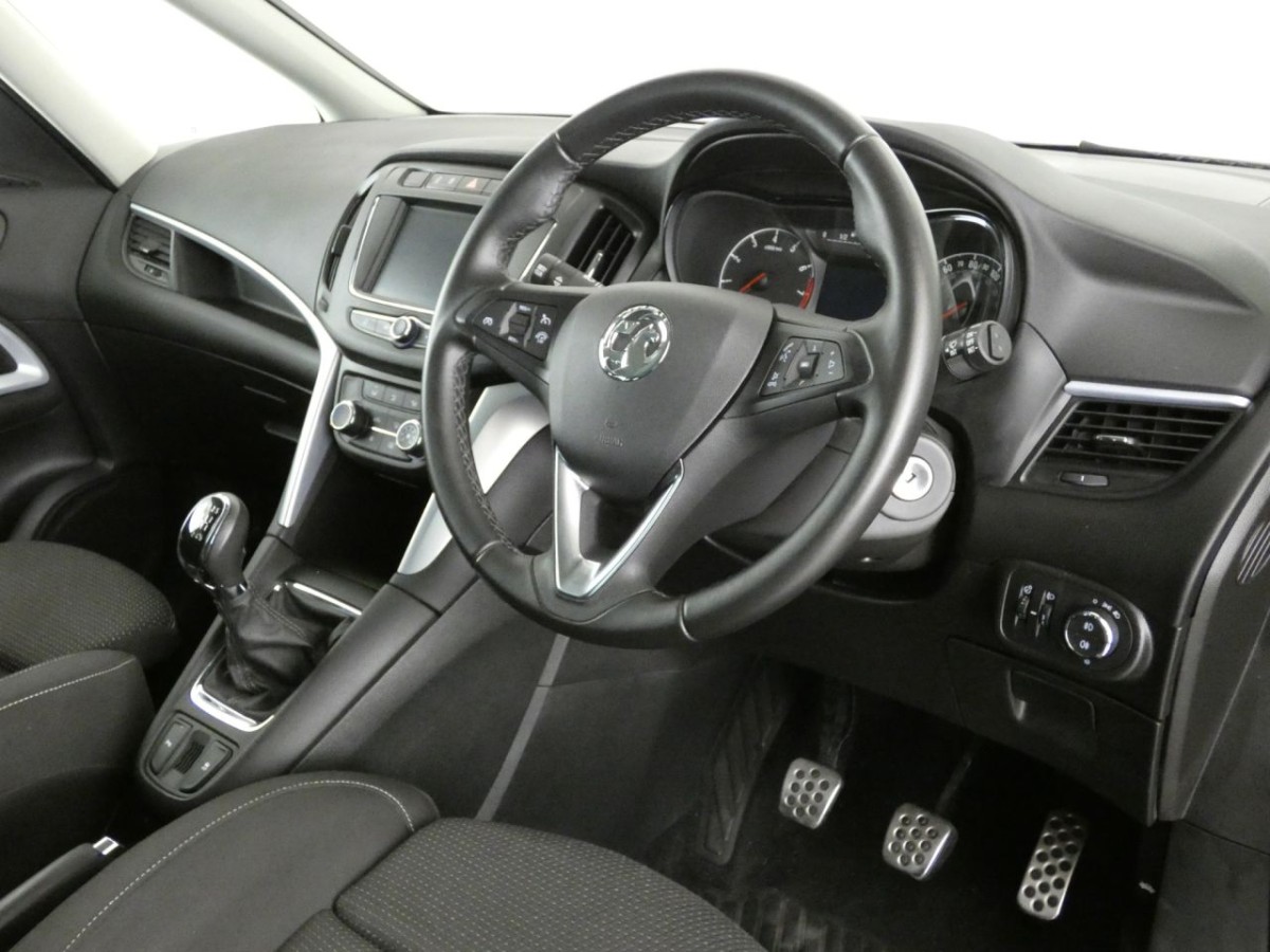 VAUXHALL ZAFIRA TOURER 1.4 SRI NAV 5D 138 BHP - 2018 - £14,990