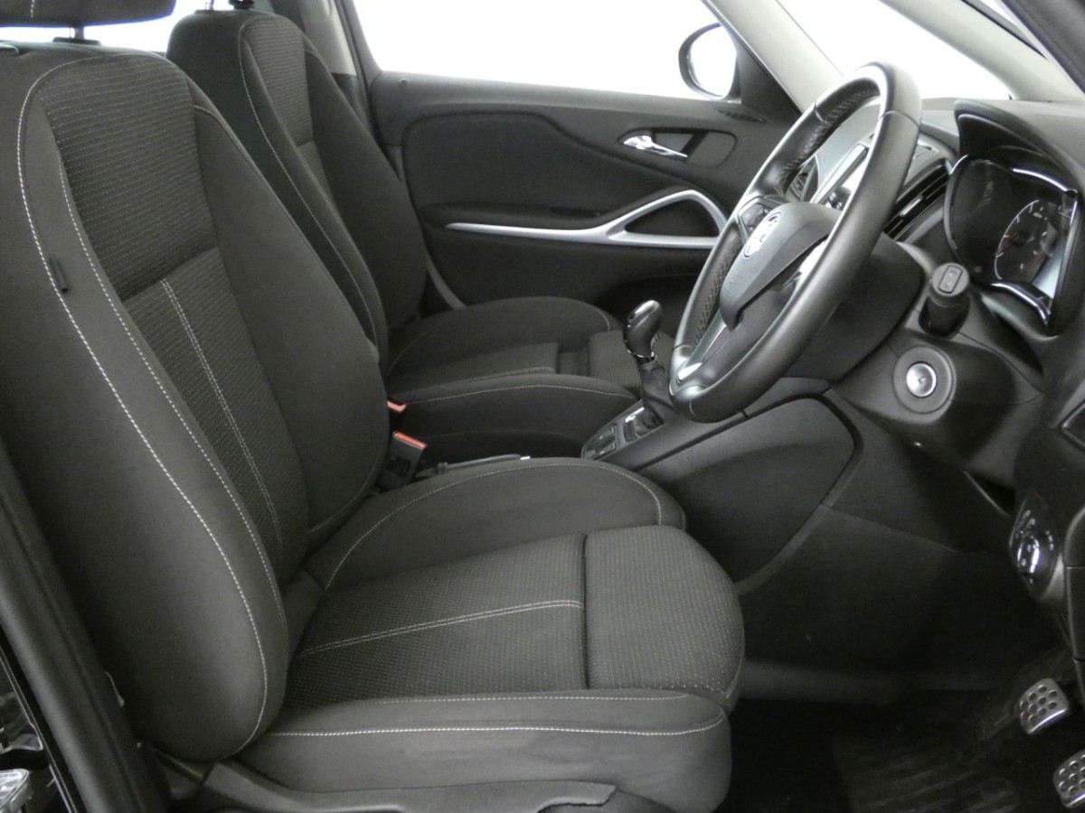 VAUXHALL ZAFIRA TOURER 1.4 SRI NAV 5D 138 BHP - 2018 - £14,990