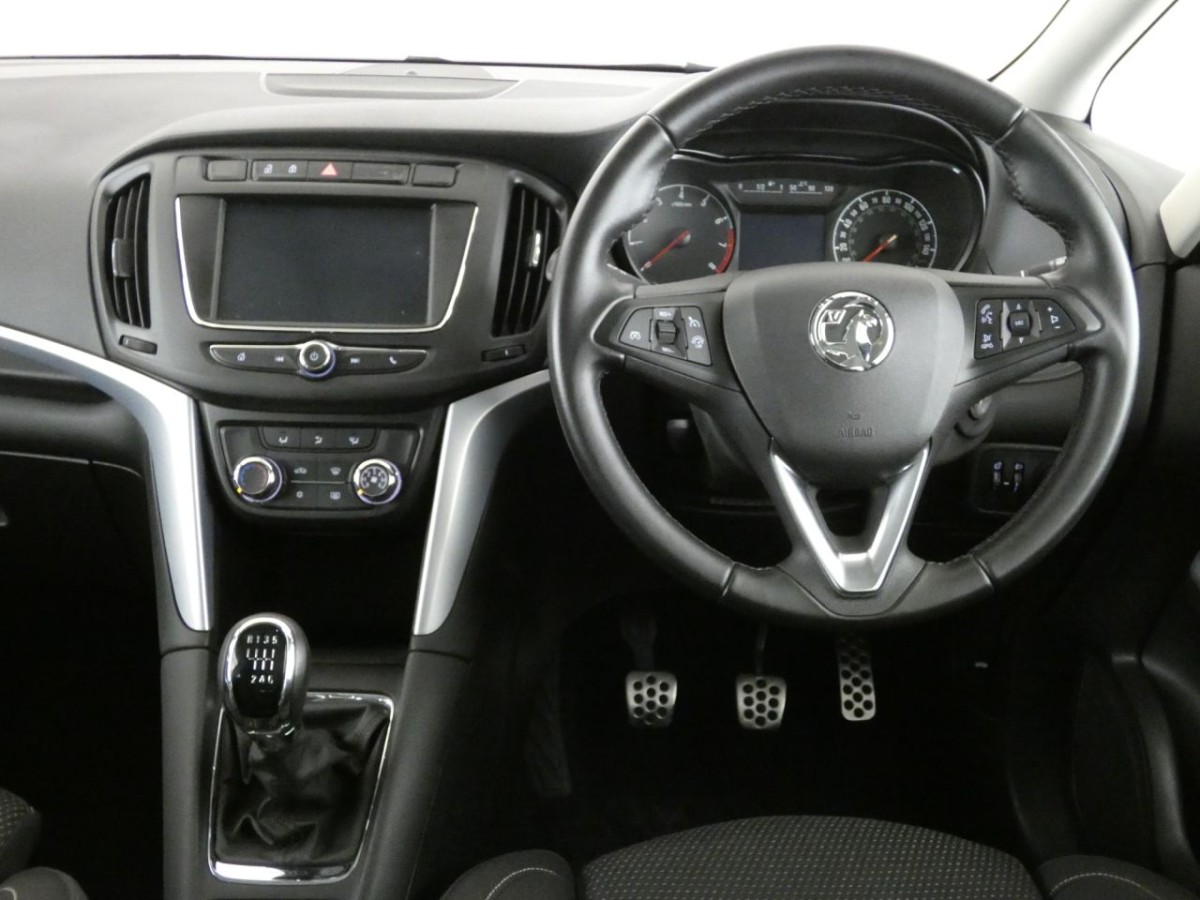 VAUXHALL ZAFIRA TOURER 1.4 SRI NAV 5D 138 BHP - 2018 - £14,990