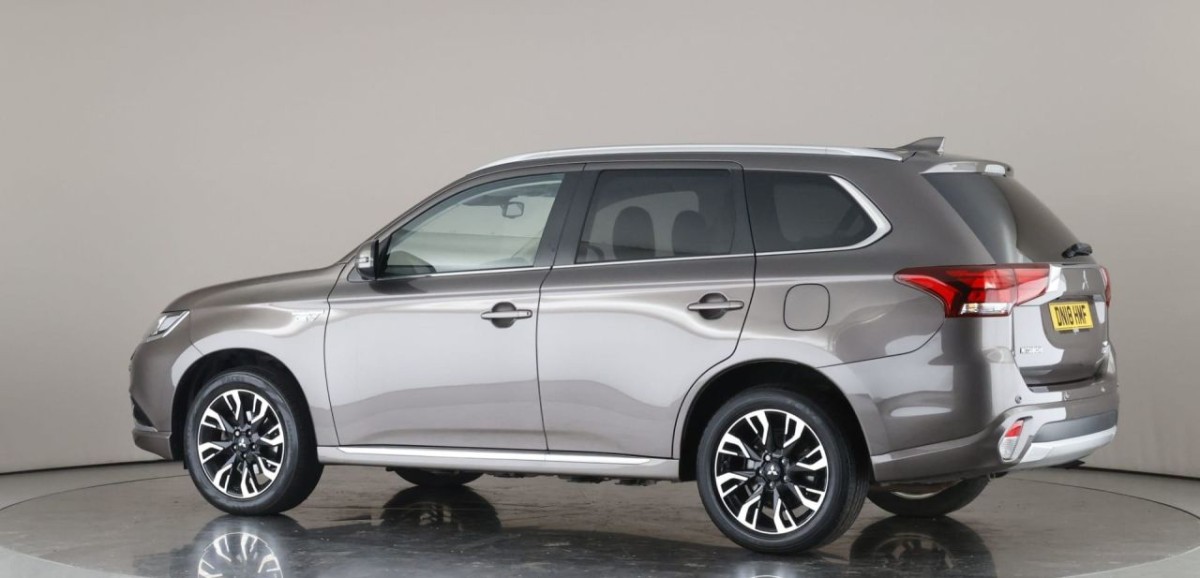 MITSUBISHI OUTLANDER 2.0 PHEV 4HS 5D 200 BHP - 2018 - £16,400