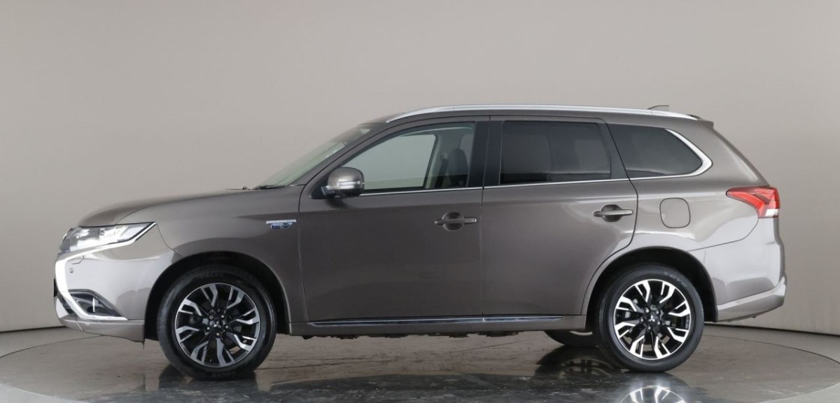 MITSUBISHI OUTLANDER 2.0 PHEV 4HS 5D 200 BHP - 2018 - £16,400