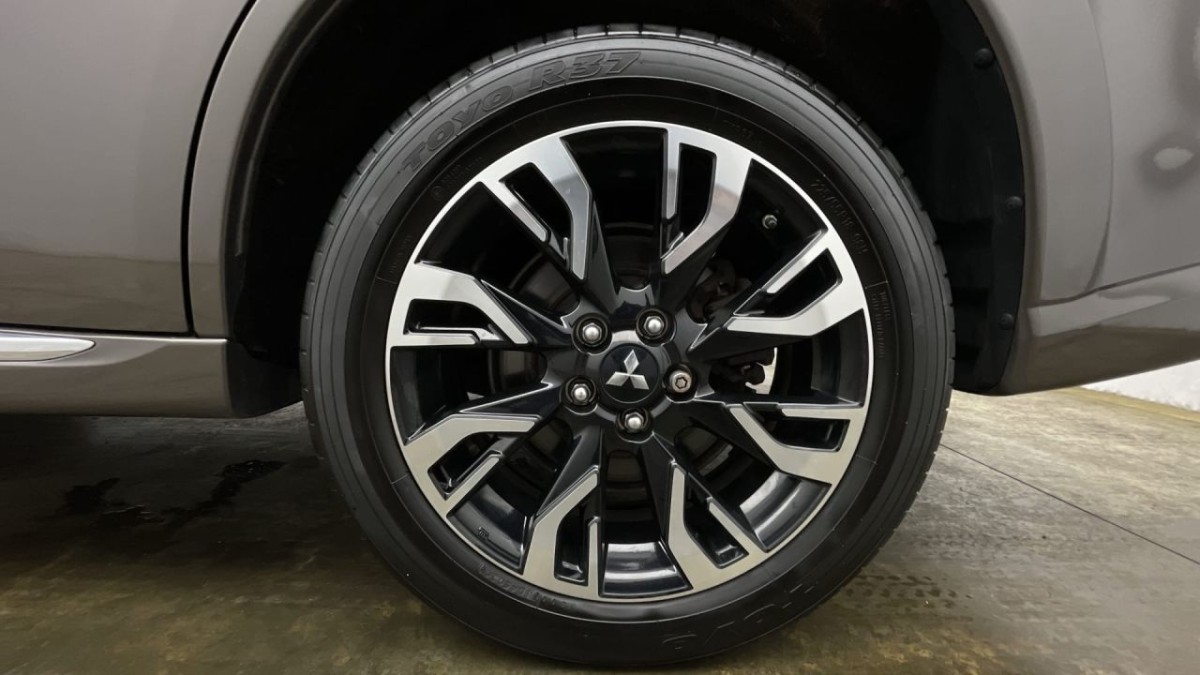 MITSUBISHI OUTLANDER 2.0 PHEV 4HS 5D 200 BHP - 2018 - £16,400