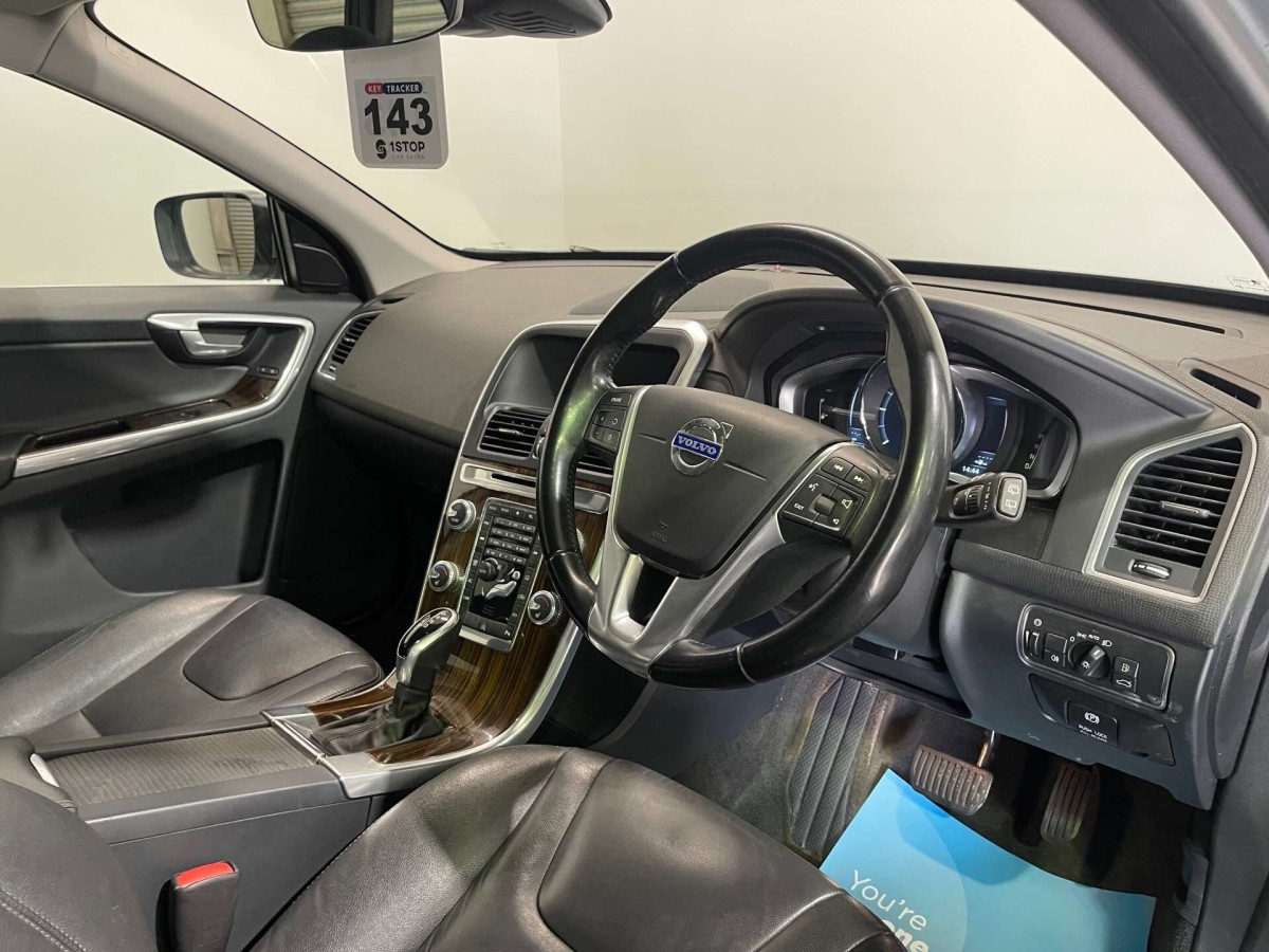 VOLVO XC60 2014 (14) 2.0 D4 SE LUX NAV SUV 5DR DIESEL GEARTRONIC EURO 6 (S/S) (181 PS) - 2014 - £11,250