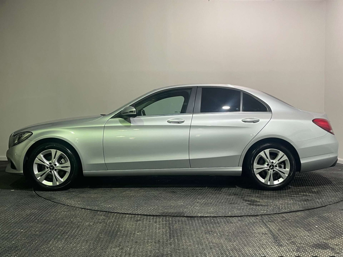 MERCEDES-BENZ C CLASS 2016 (16) 2.0 C200 SE SALOON 4DR PETROL 7G-TRONIC+ EURO 6 (S/S) (184 PS) - 2016 - £9,500