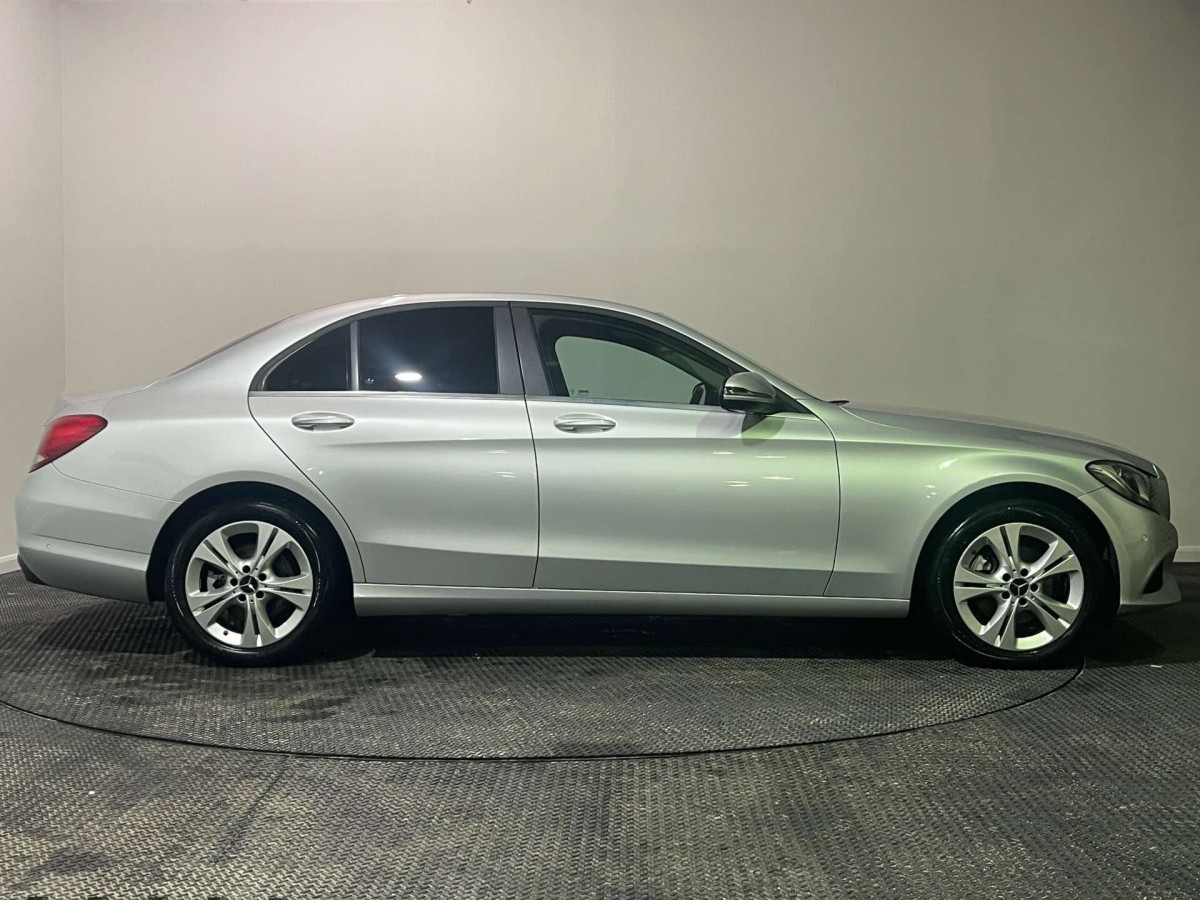 MERCEDES-BENZ C CLASS 2016 (16) 2.0 C200 SE SALOON 4DR PETROL 7G-TRONIC+ EURO 6 (S/S) (184 PS) - 2016 - £9,500