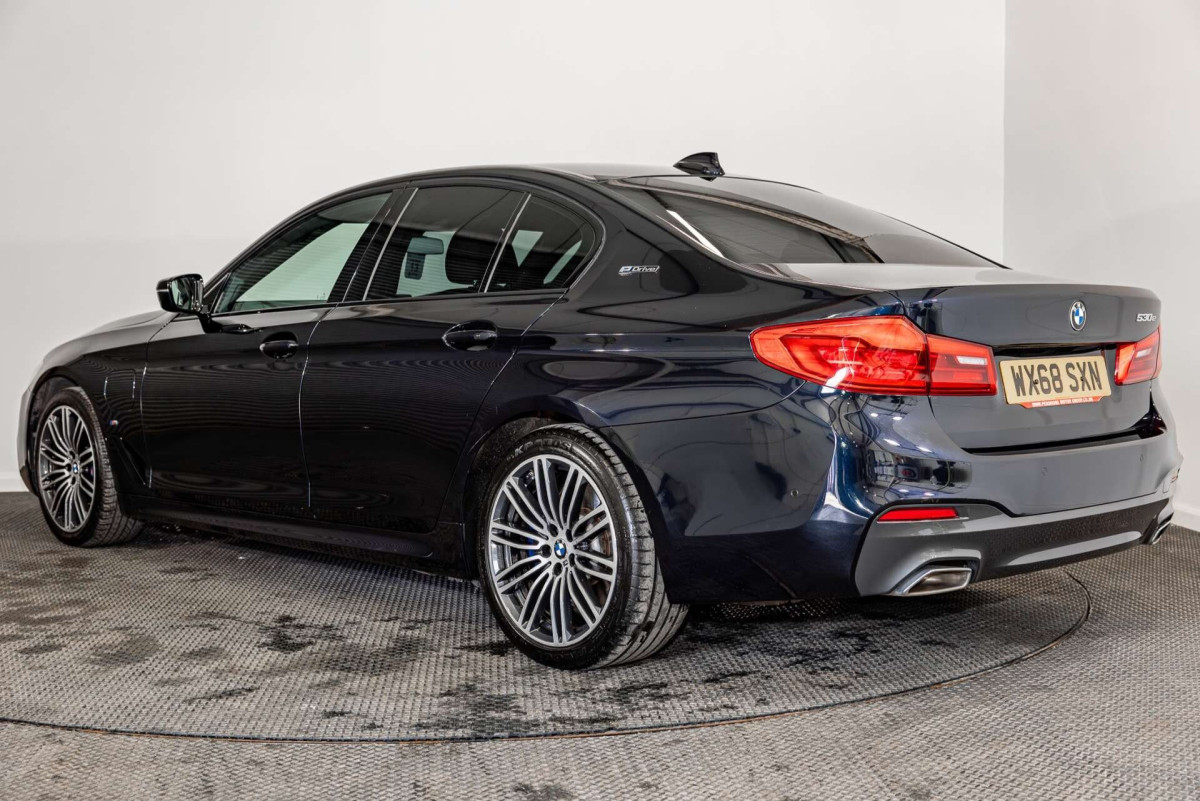 BMW 5 SERIES 2018 (68) 2.0 530E 9.2KWH M SPORT SALOON 4DR PETROL PLUG-IN HYBRID AUTO EURO 6 (S/S) - 2018 - £15,650