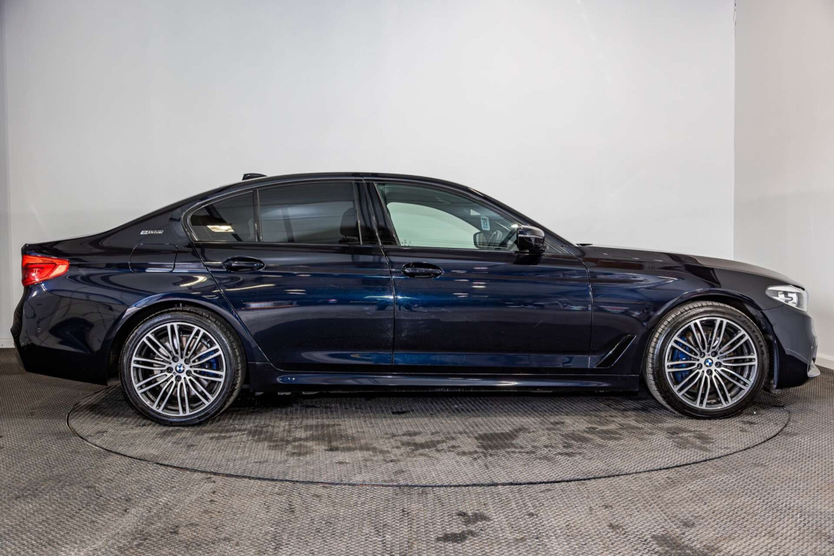 BMW 5 SERIES 2018 (68) 2.0 530E 9.2KWH M SPORT SALOON 4DR PETROL PLUG-IN HYBRID AUTO EURO 6 (S/S) - 2018 - £15,650